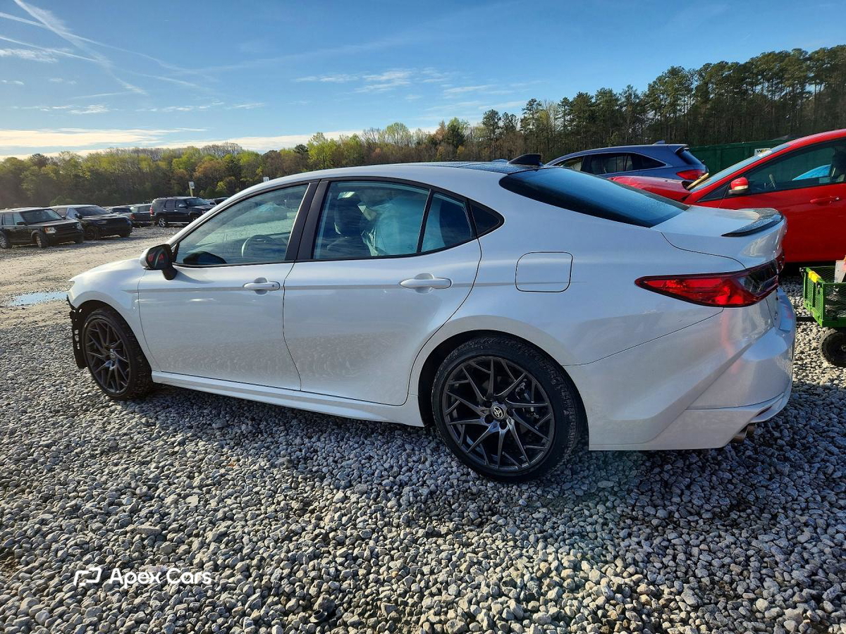 Toyota Camry 2025