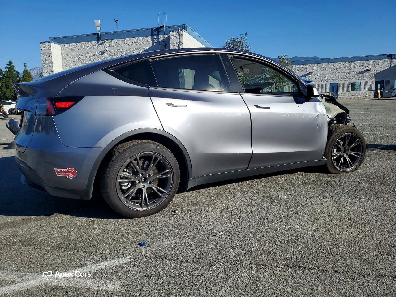 Tesla Model Y 2024