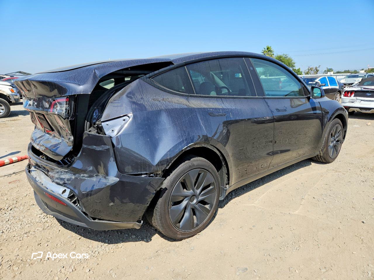Tesla Model Y 2024