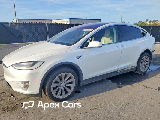 Tesla Model X 2016 - Image 1 of 14