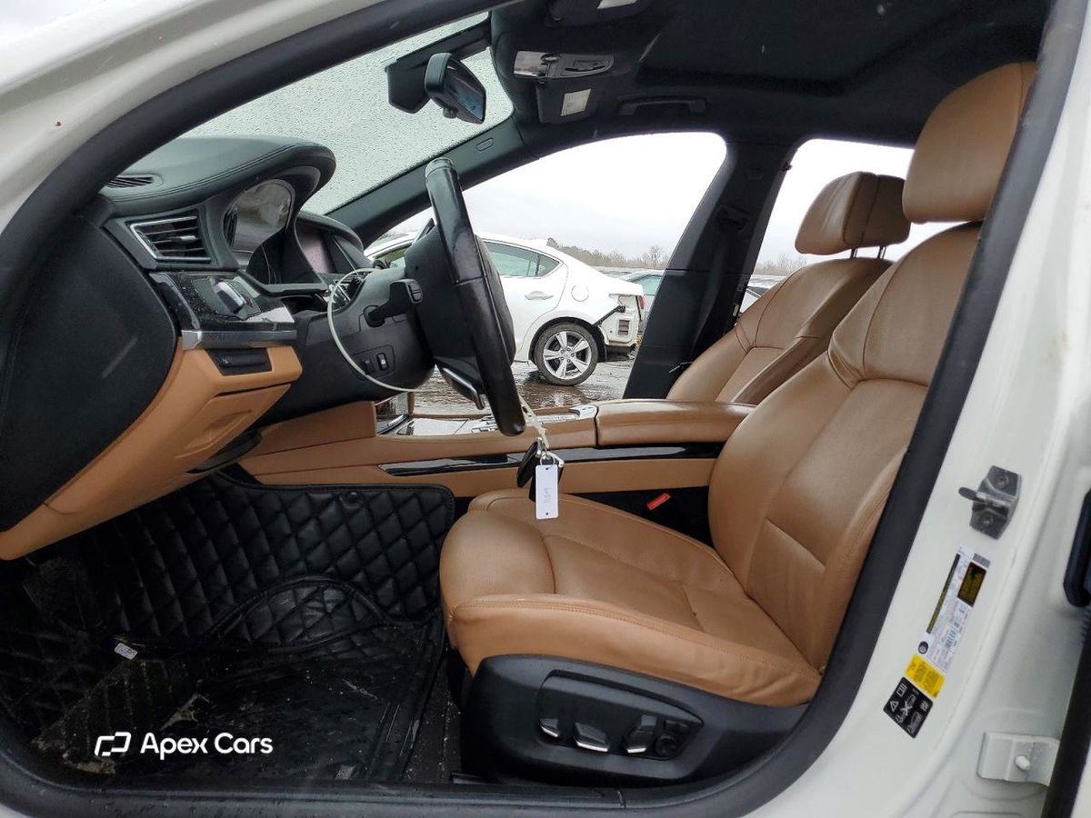 BMW Series 7 2015
