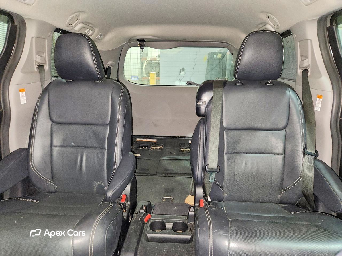 Toyota Sienna 2015