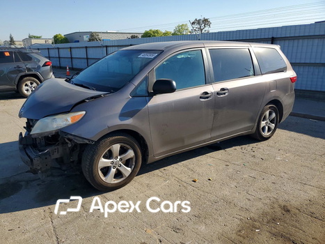 Toyota Sienna 2016 - Image 1 of 14