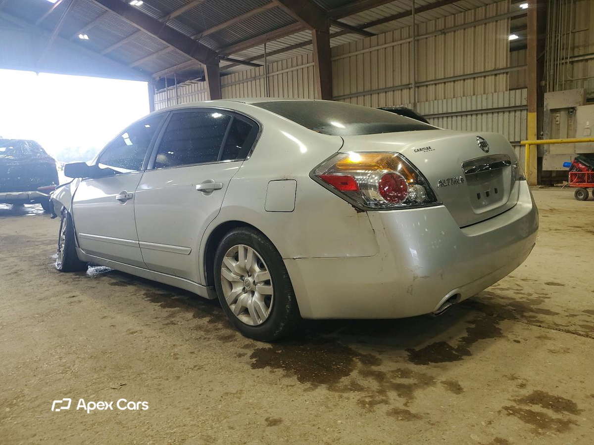 Nissan Altima 2010