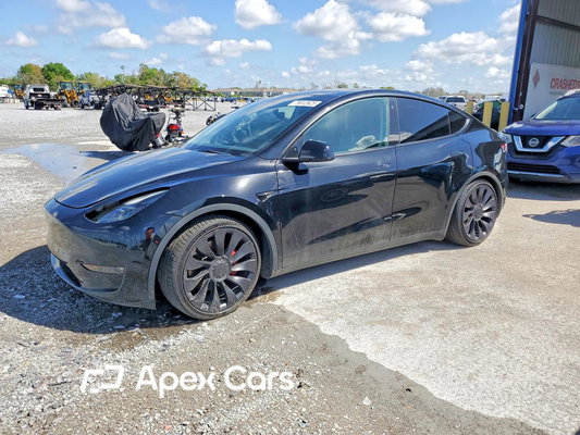 Tesla Model Y 2022 - Image 1 of 14