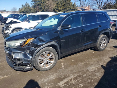 Toyota Highlander 2015 - Image 1 of 14