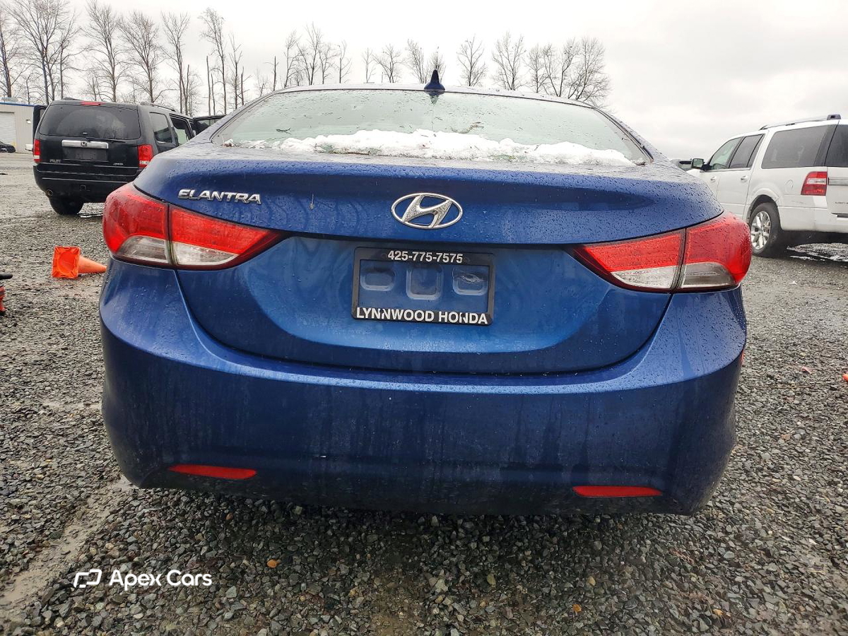 Hyundai Elantra 2013
