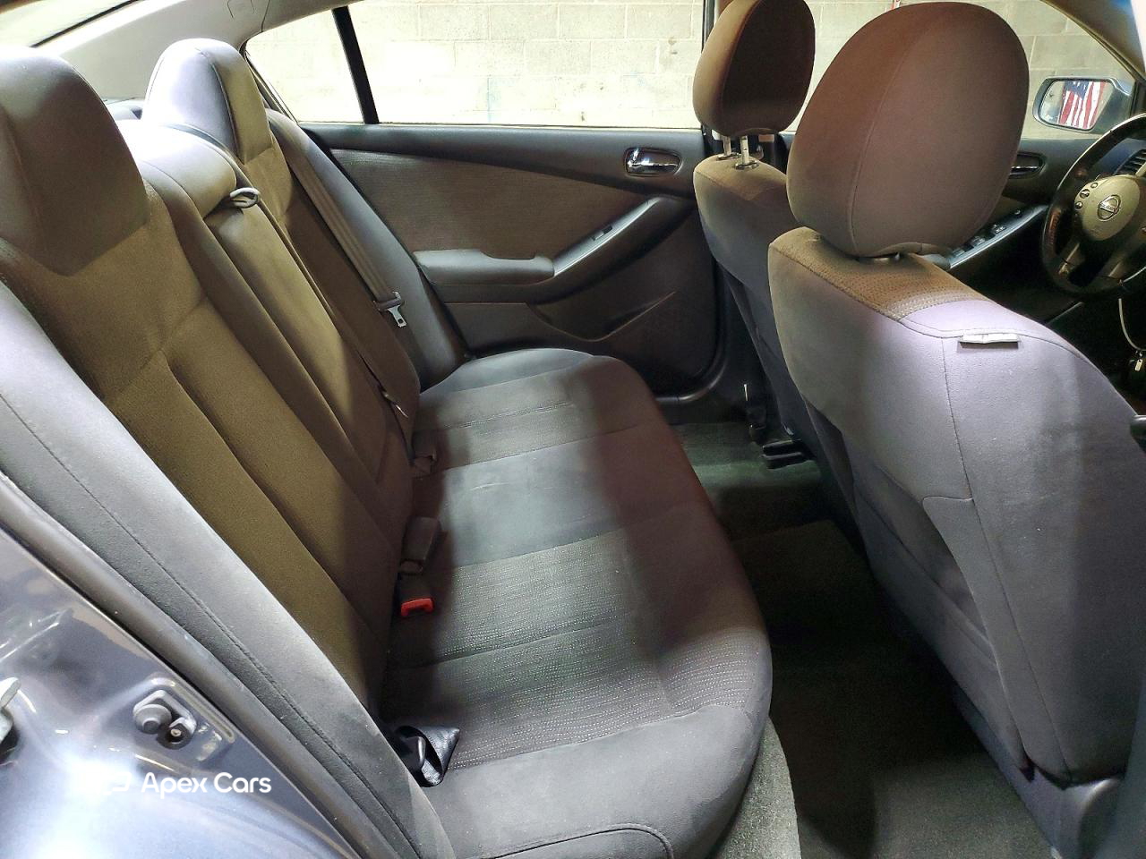 Nissan Altima 2012