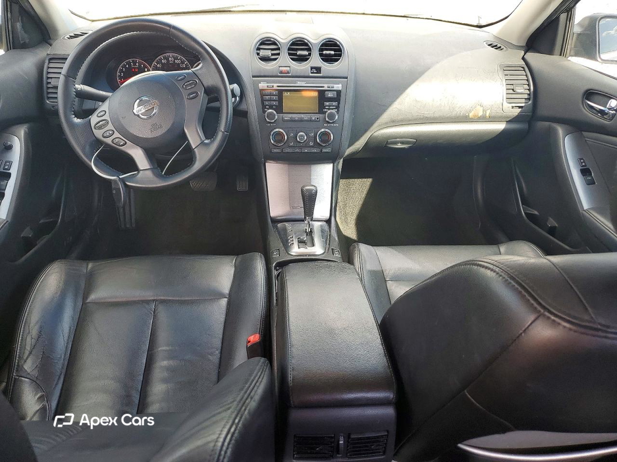 Nissan Altima 2010