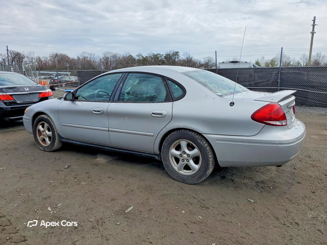 Ford Taurus 2004