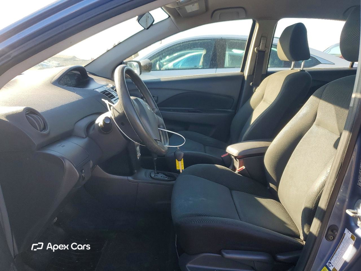 Toyota Yaris 2012