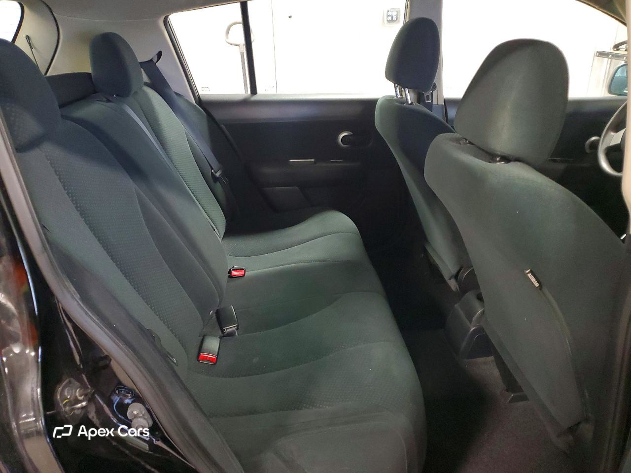 Nissan Versa 2011