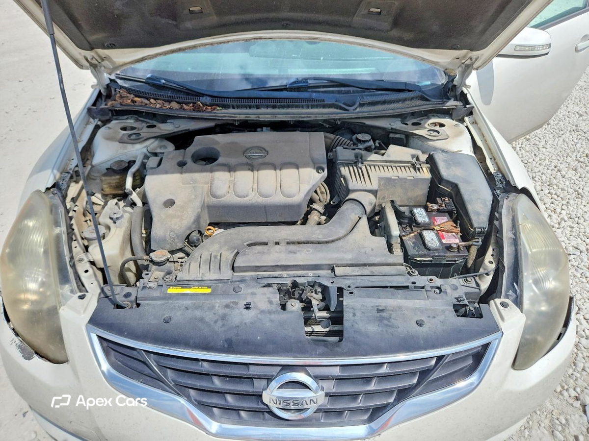 Nissan Altima 2010
