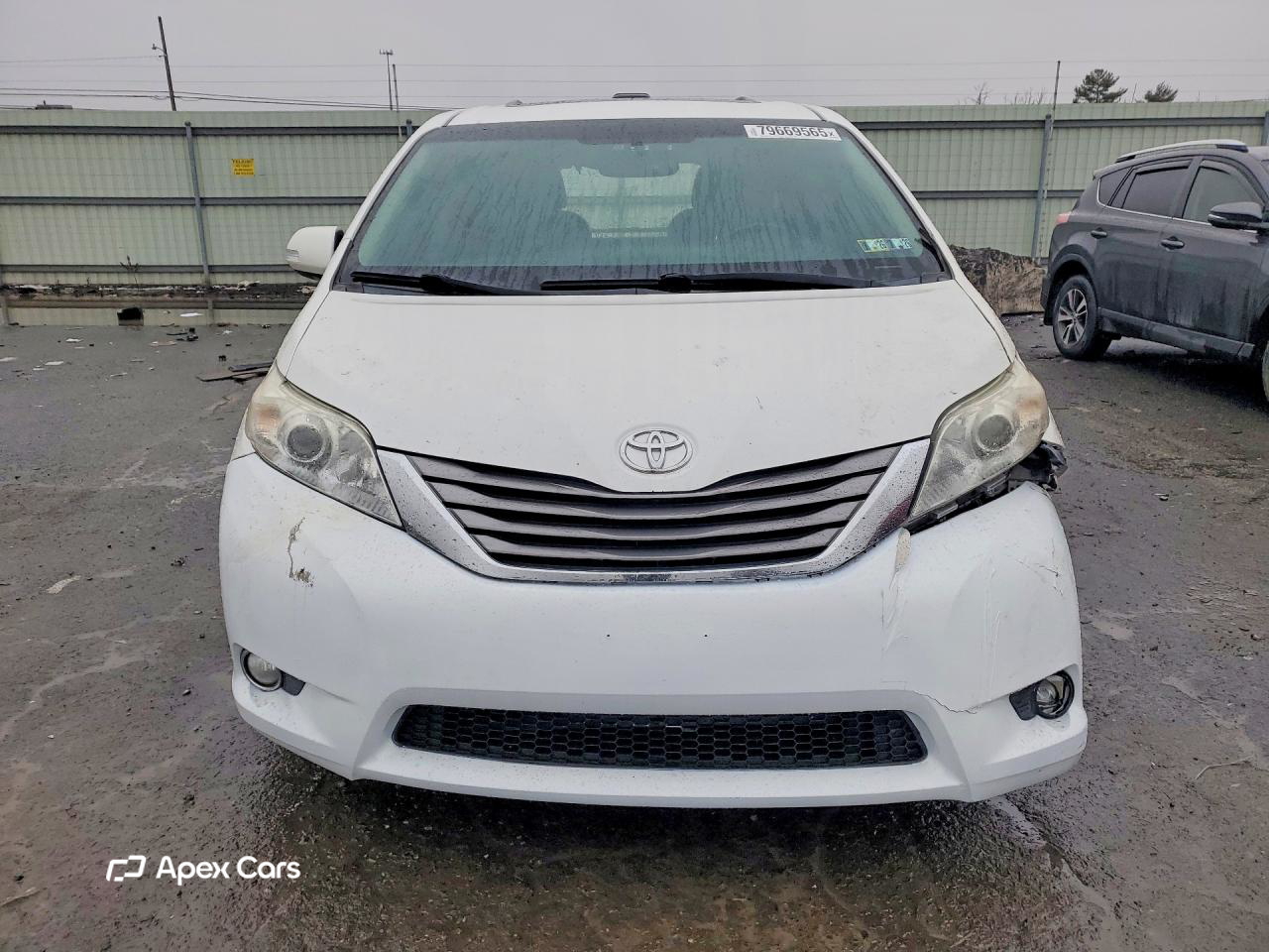 Toyota Sienna 2013