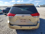 Toyota Sienna 2011
