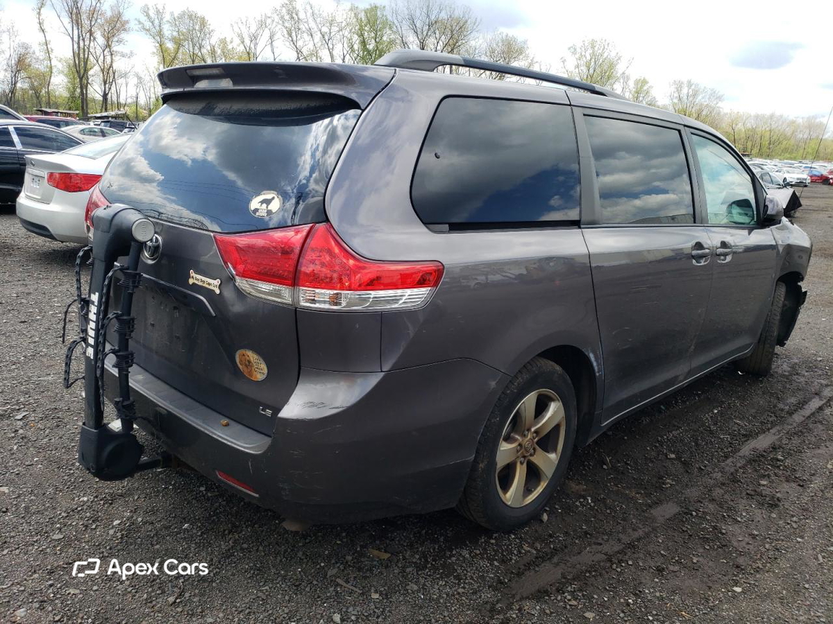 Toyota Sienna 2013