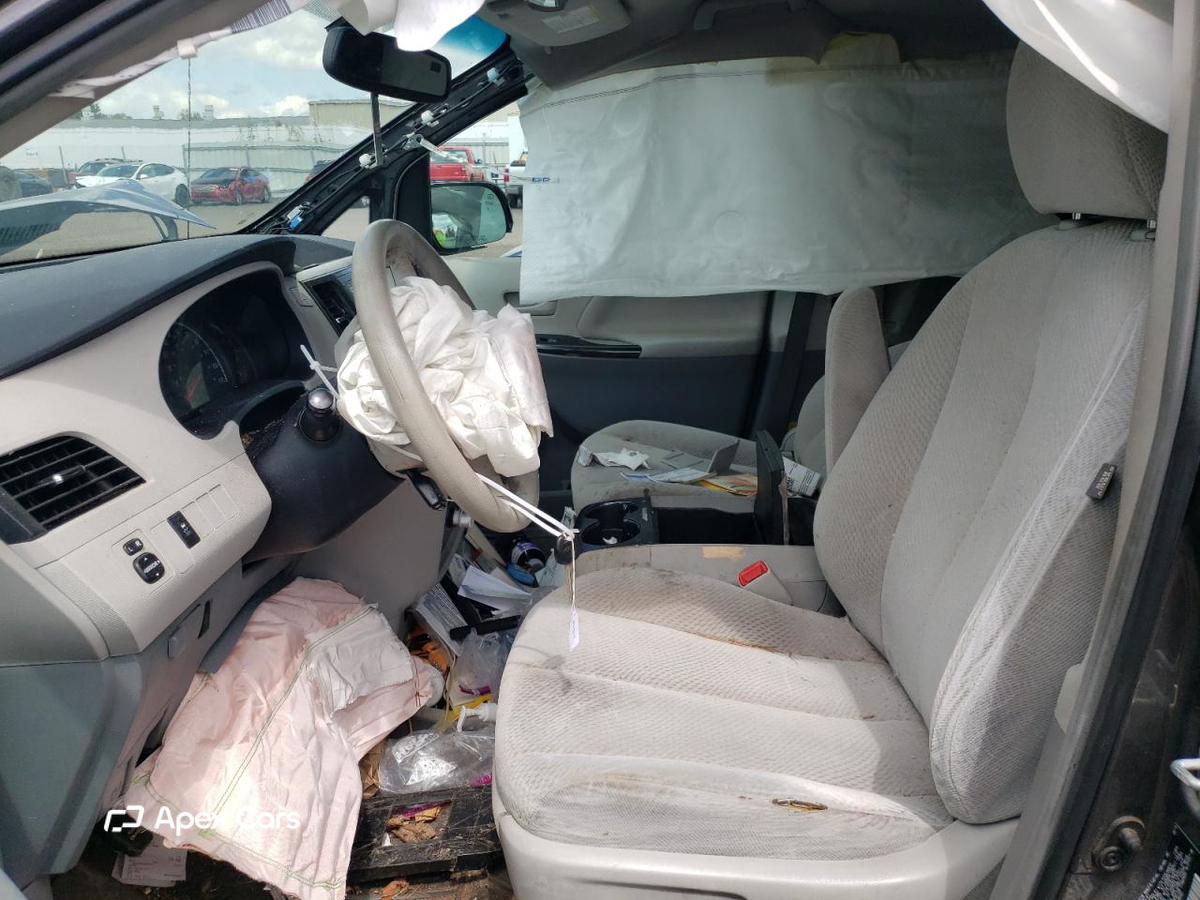 Toyota Sienna 2013