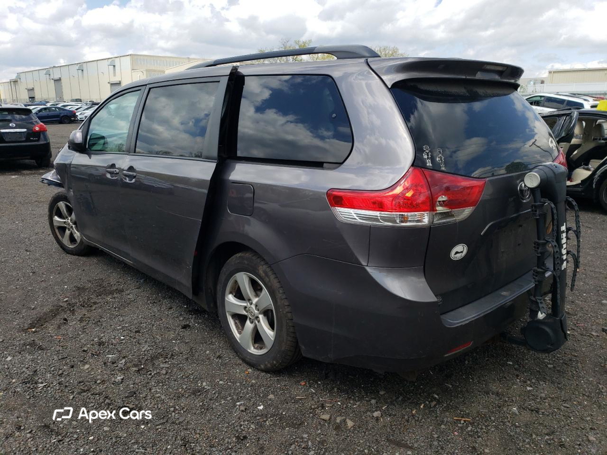 Toyota Sienna 2013
