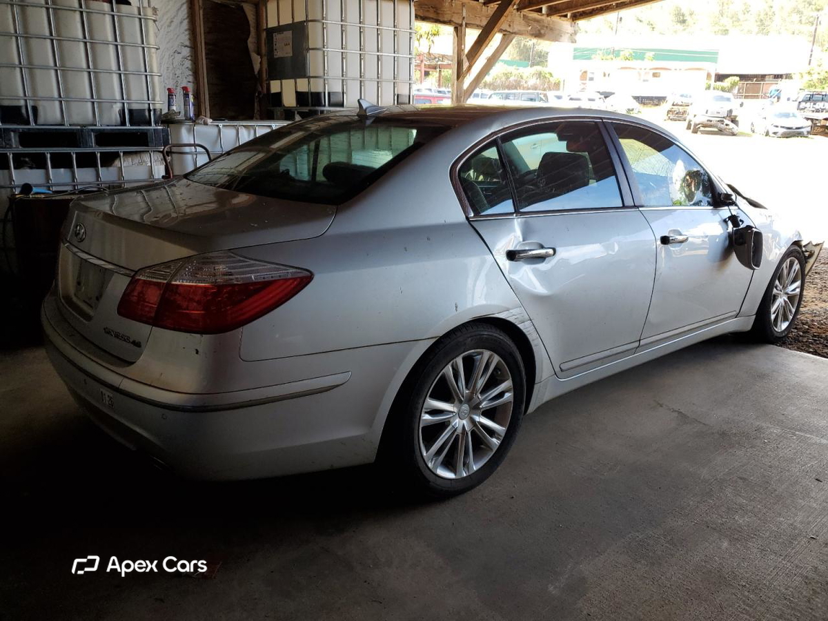 Hyundai Genesis 2011