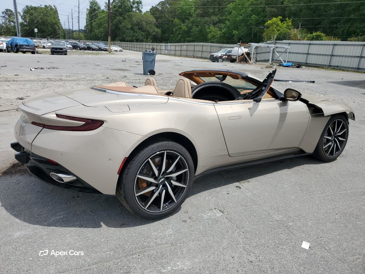 Aston Martin DB11 2022