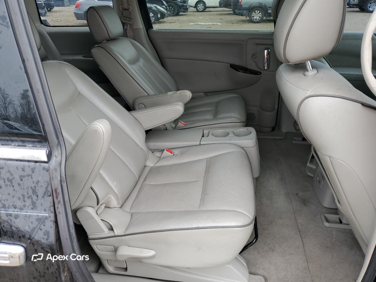 Nissan Quest 2011