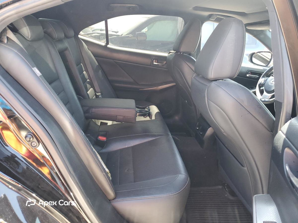 Lexus IS 2015