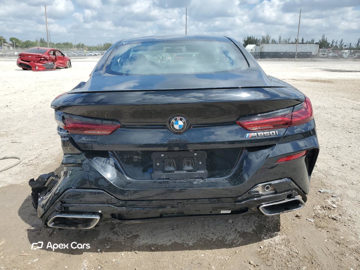 BMW M8 2021
