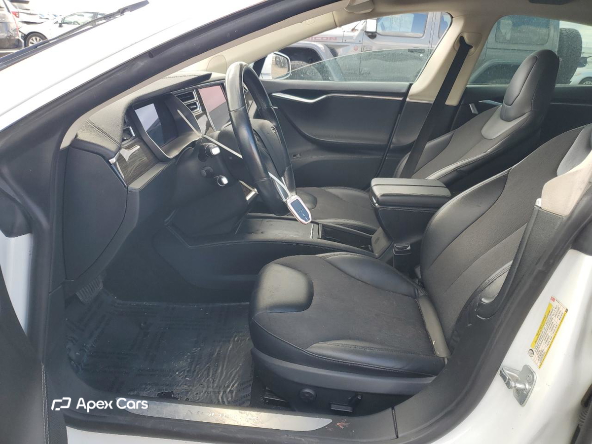 Tesla Model S 2015