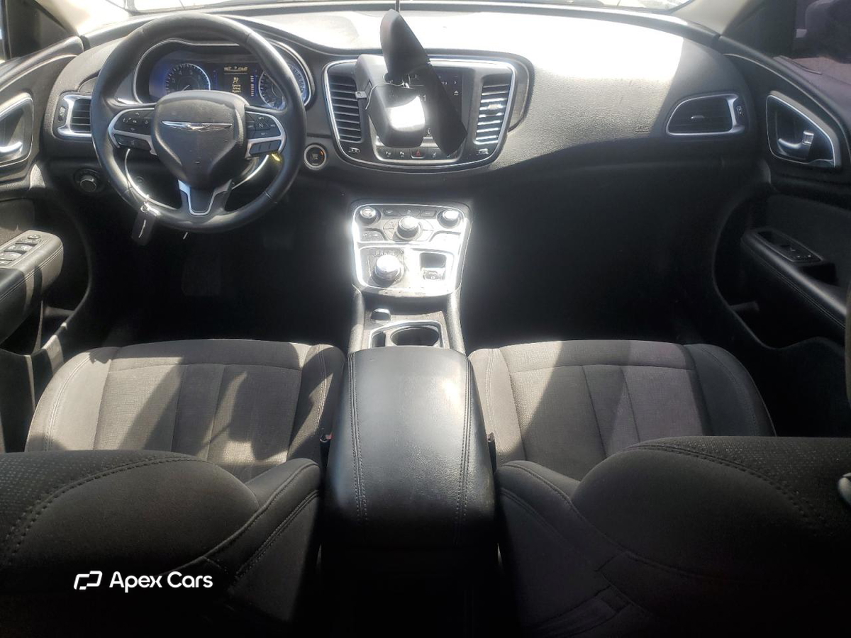 Chrysler 200 2022