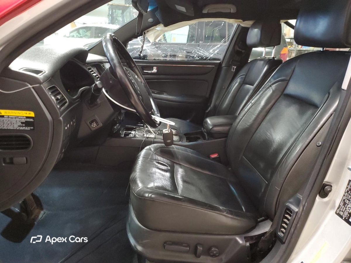 Hyundai Genesis 2010