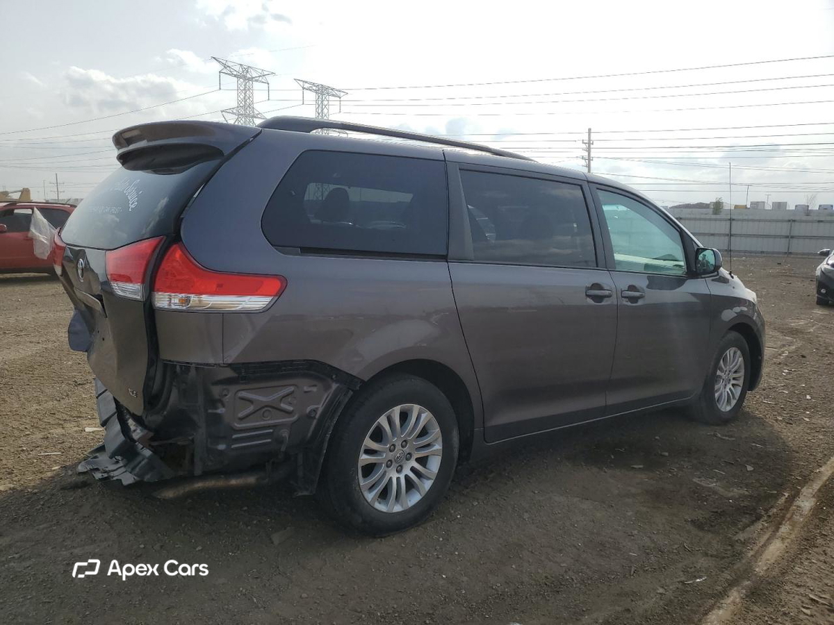 Toyota Sienna 2012