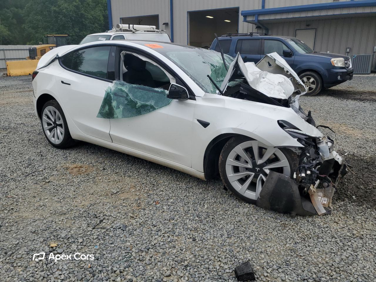 Tesla Model 3 2022