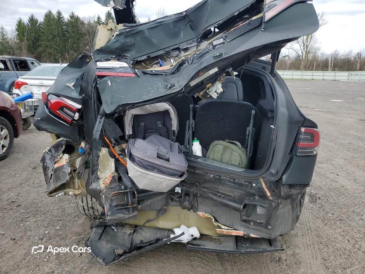 Tesla Model X 2018