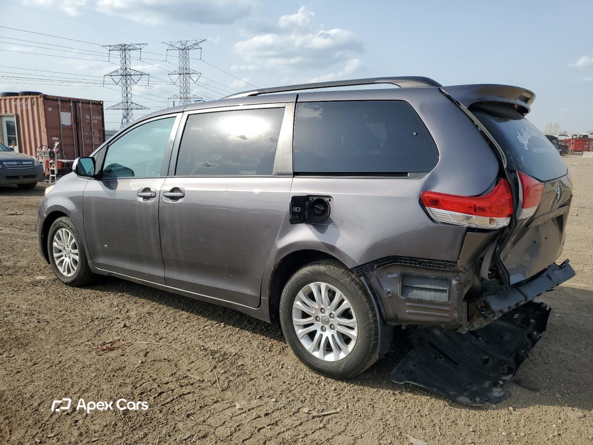 Toyota Sienna 2012