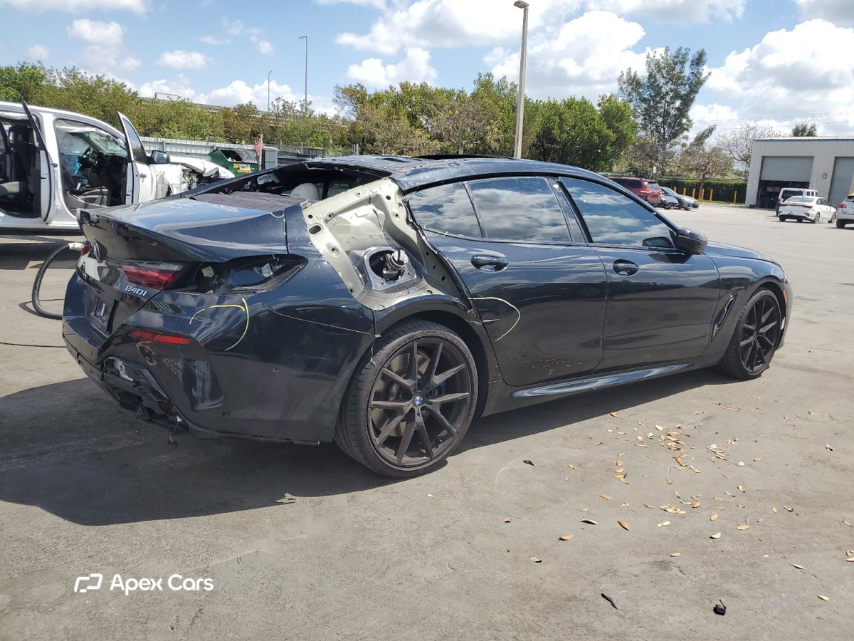 BMW Series 8 2022