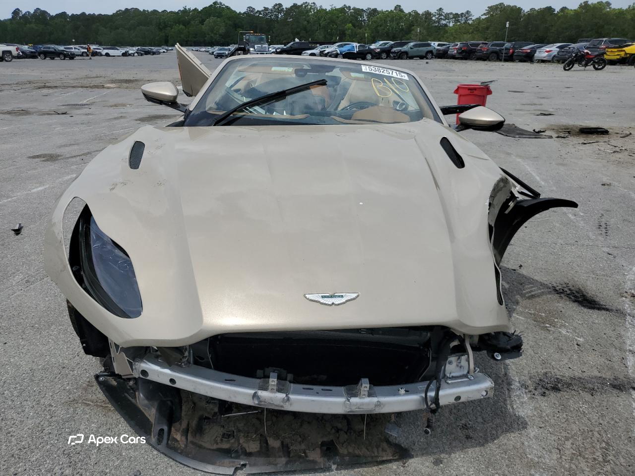 Aston Martin DB11 2022