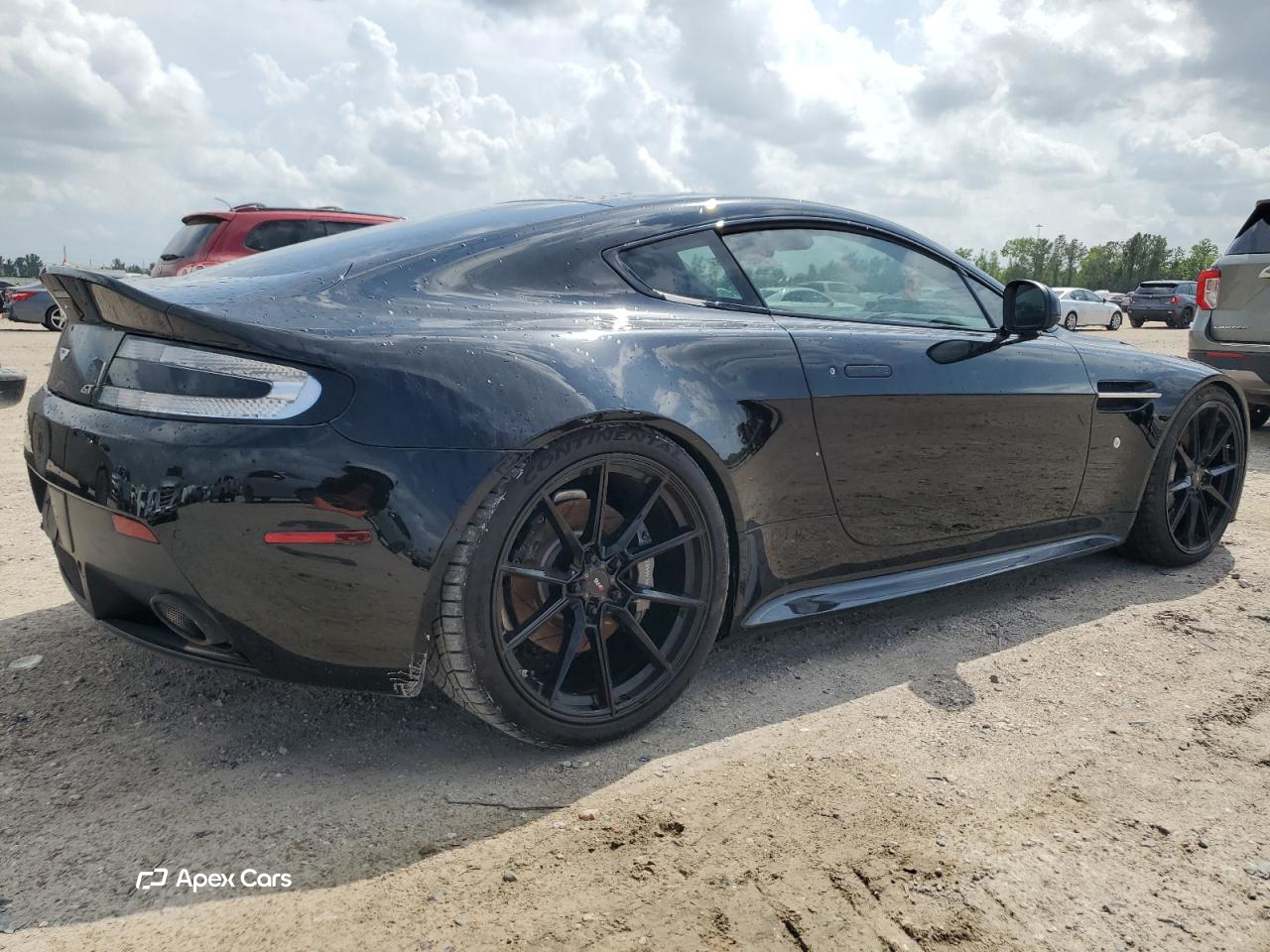 Aston Martin Vantage 2015