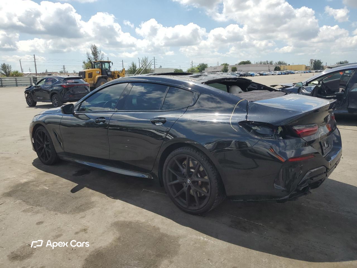 BMW Series 8 2022
