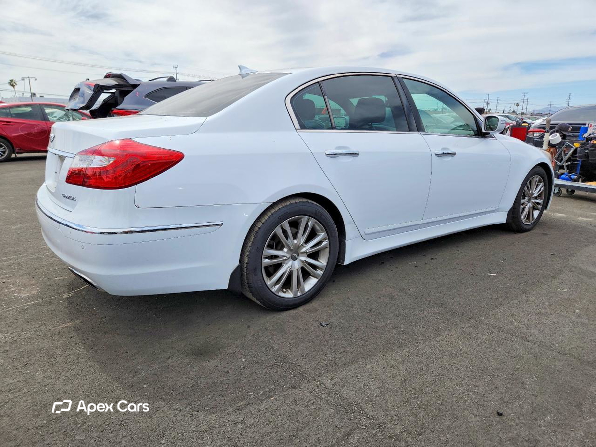 Hyundai Genesis 2014