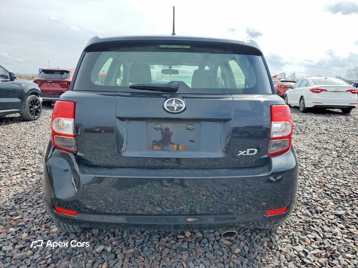 Scion xD 2013