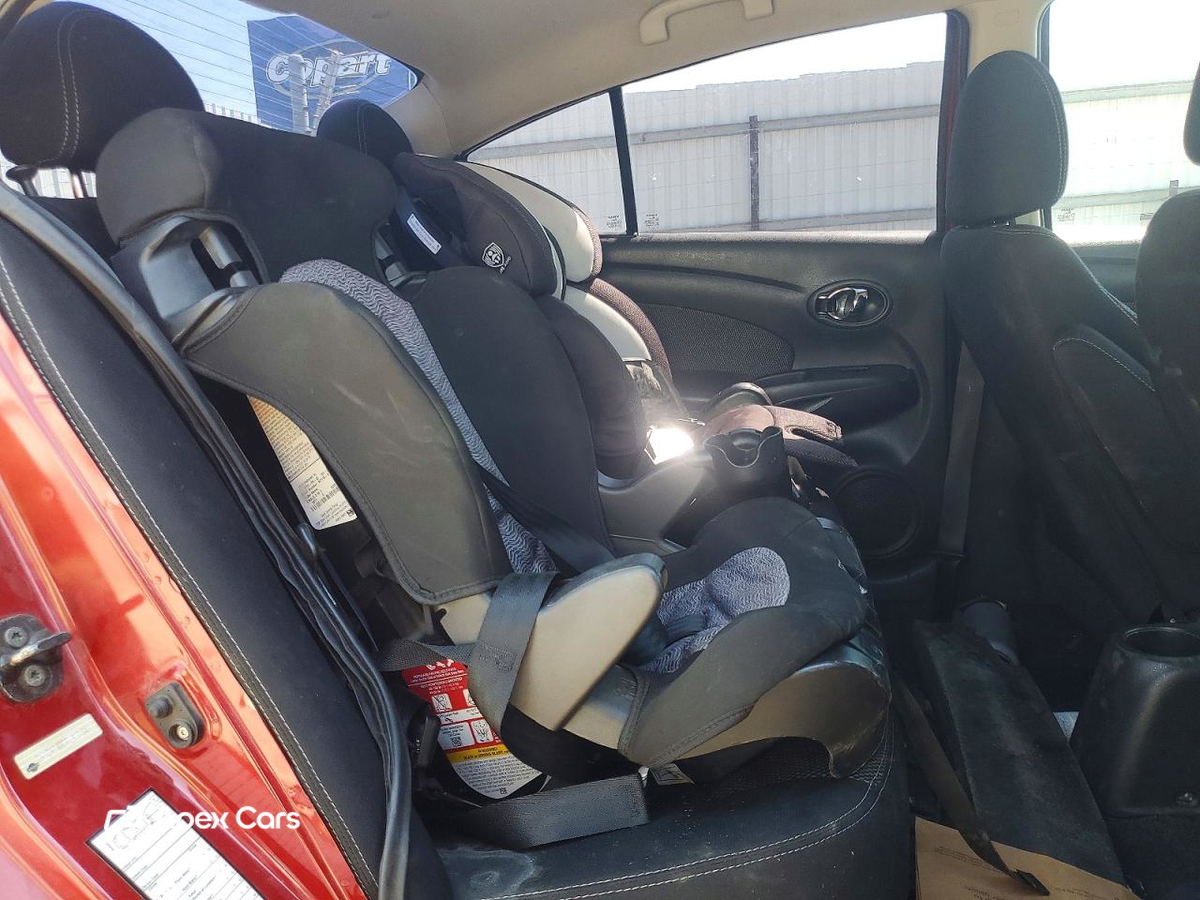 Nissan Versa 2015