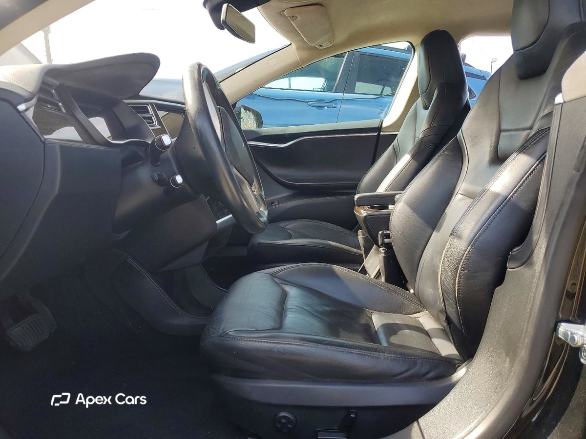 Tesla Model S 2015