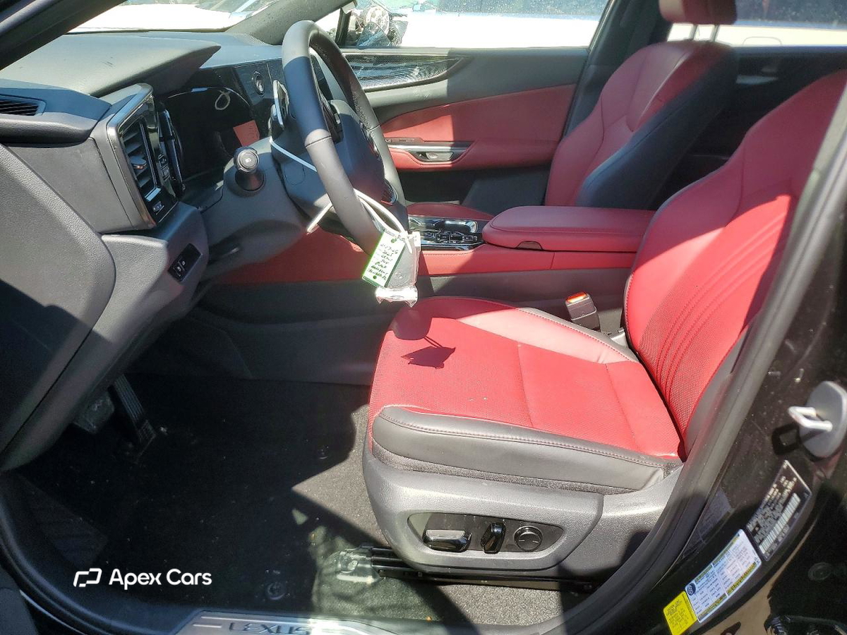 Lexus NX 2025