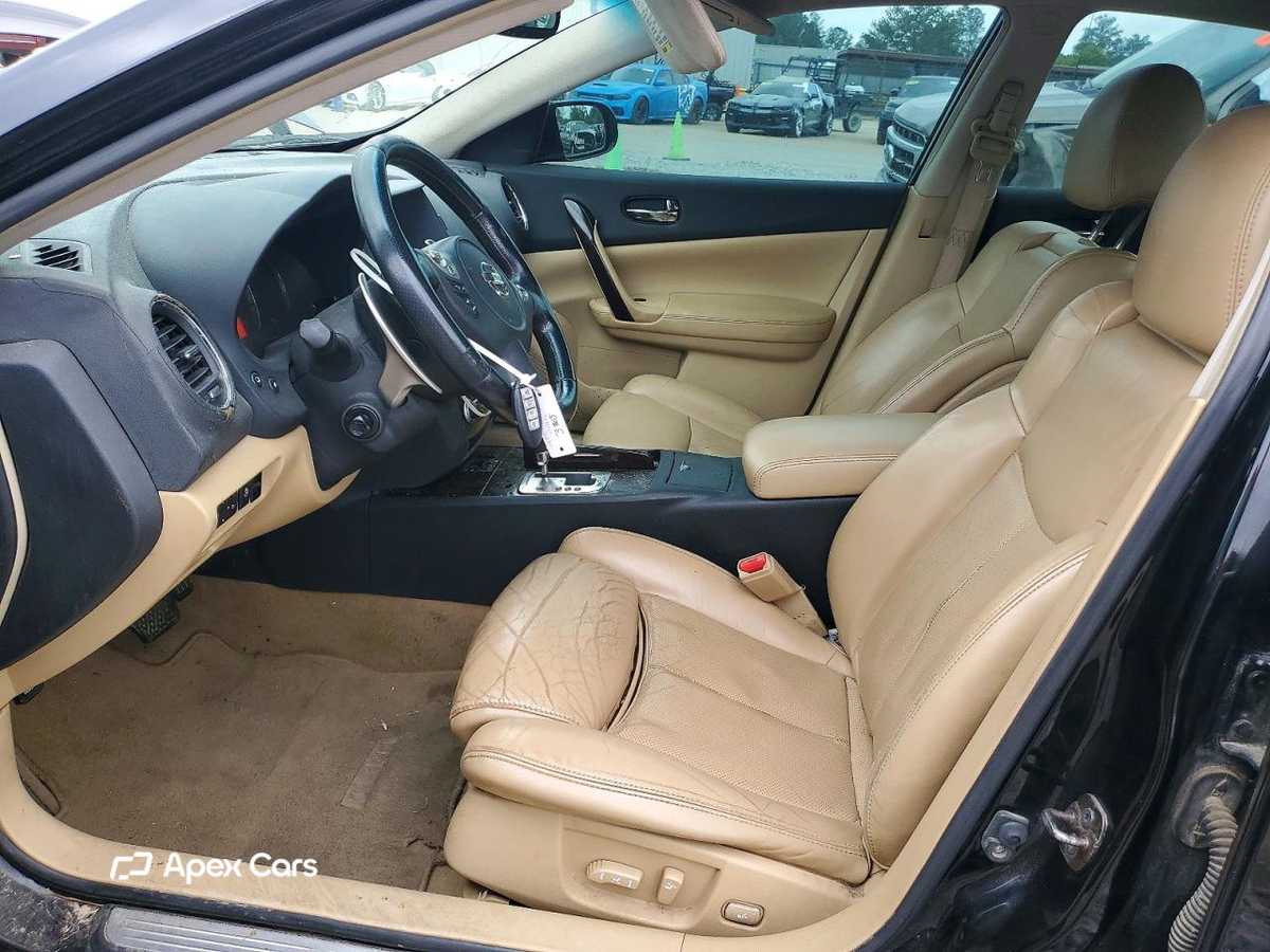 Nissan Maxima 2010