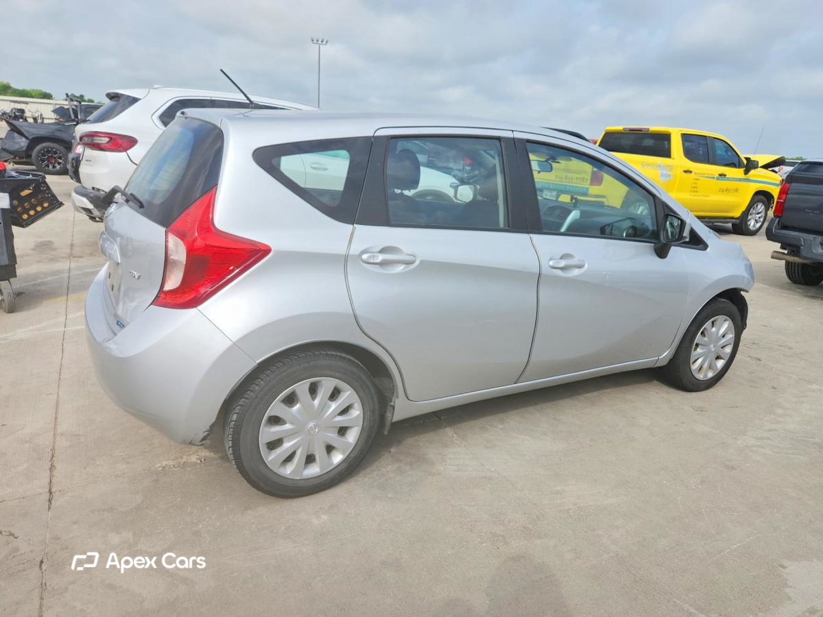 Nissan Versa 2015
