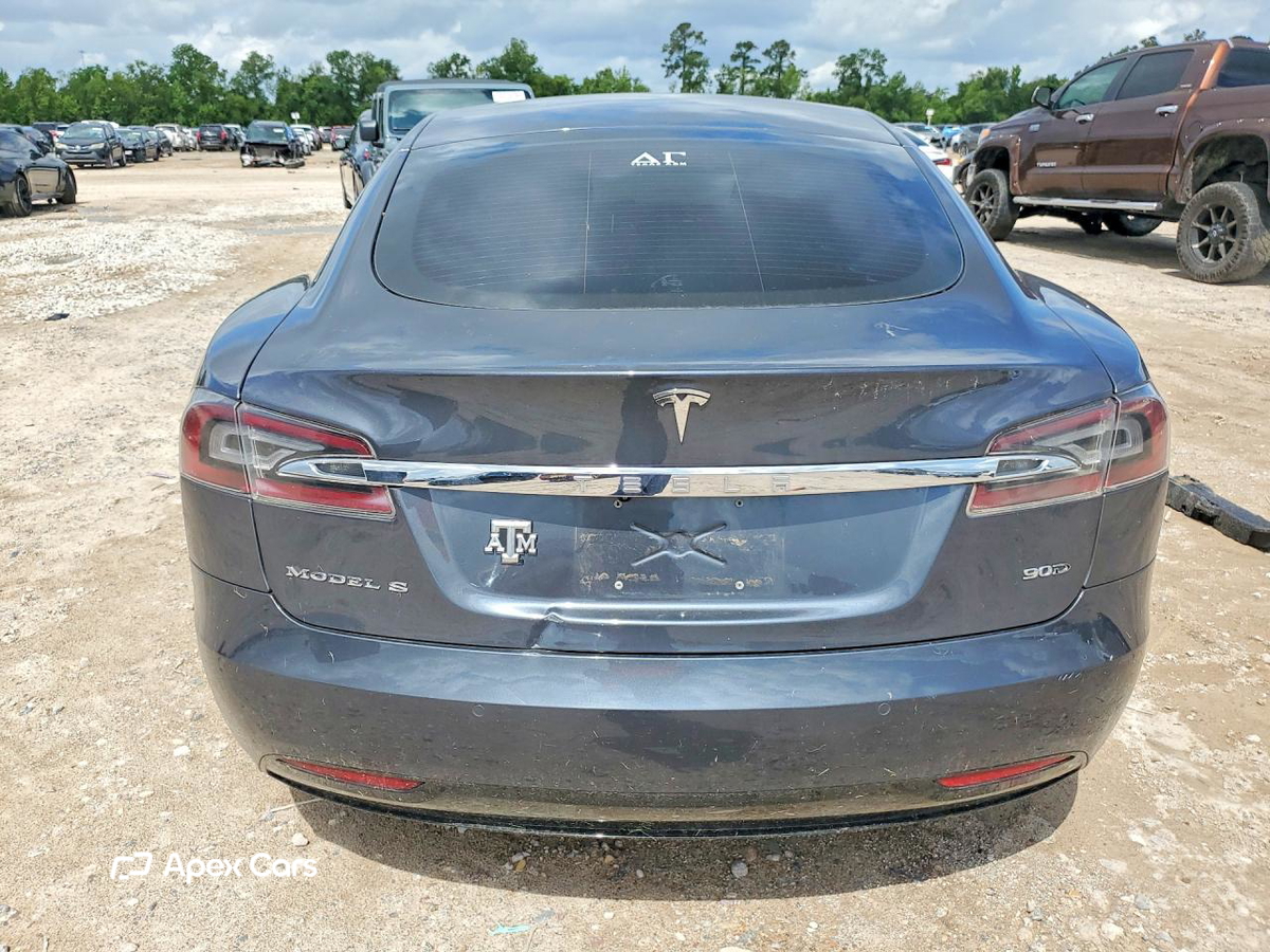 Tesla Model S 2016