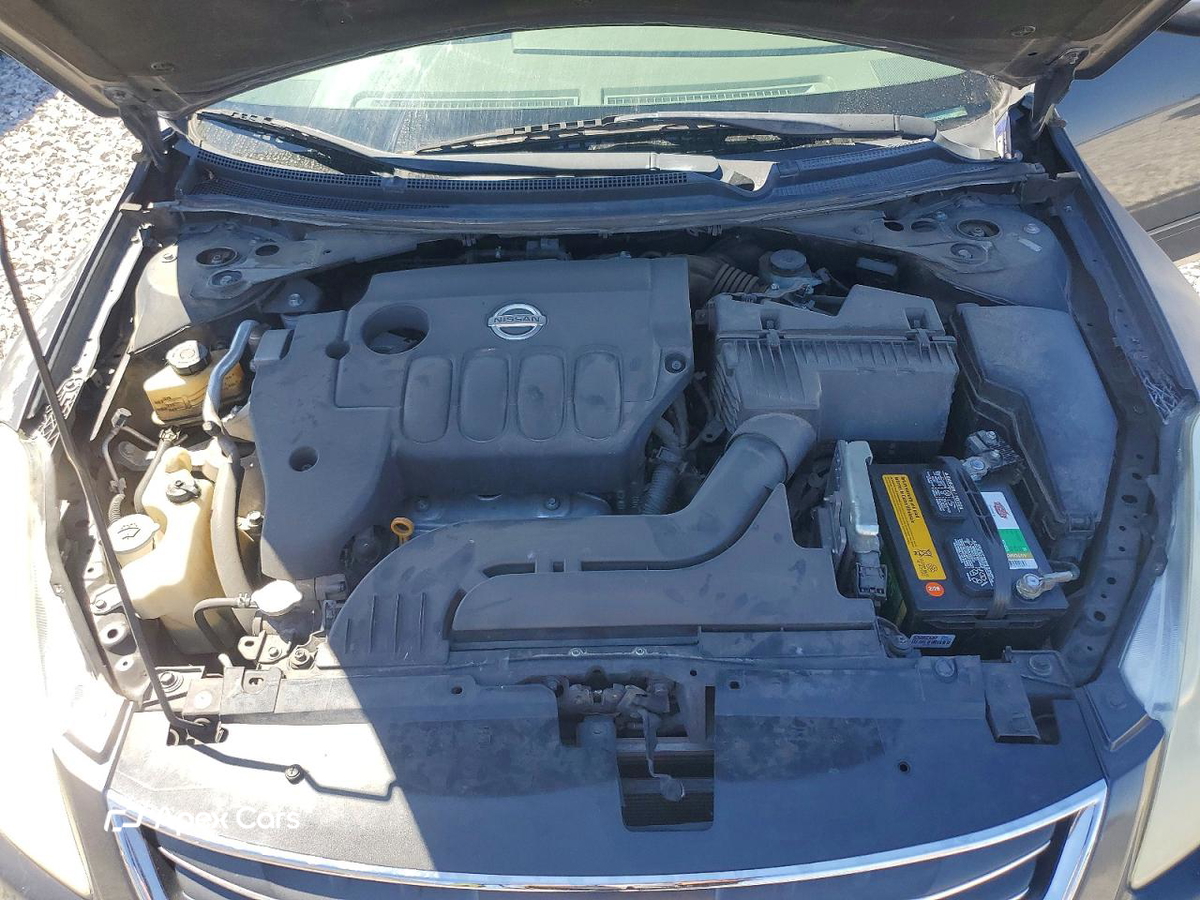 Nissan Altima 2011