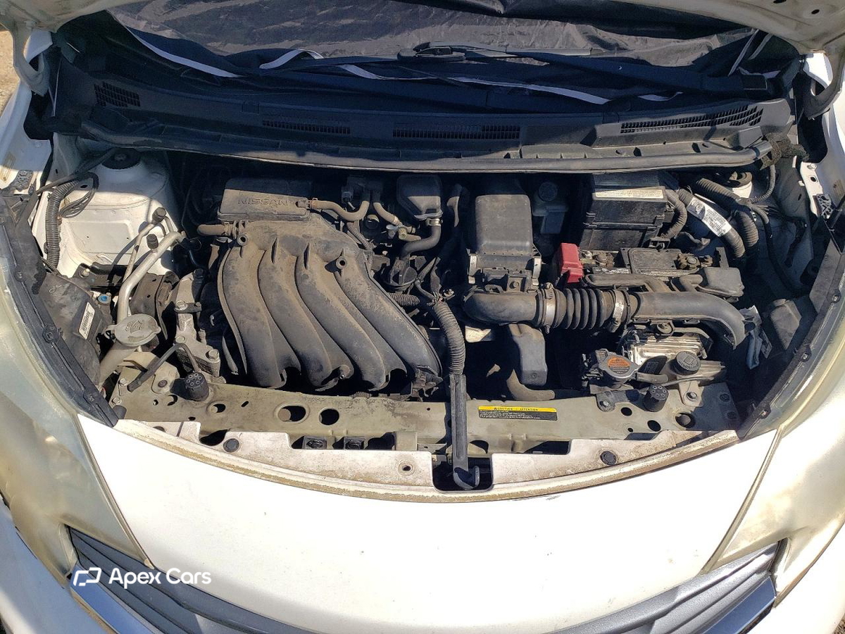 Nissan Versa 2015