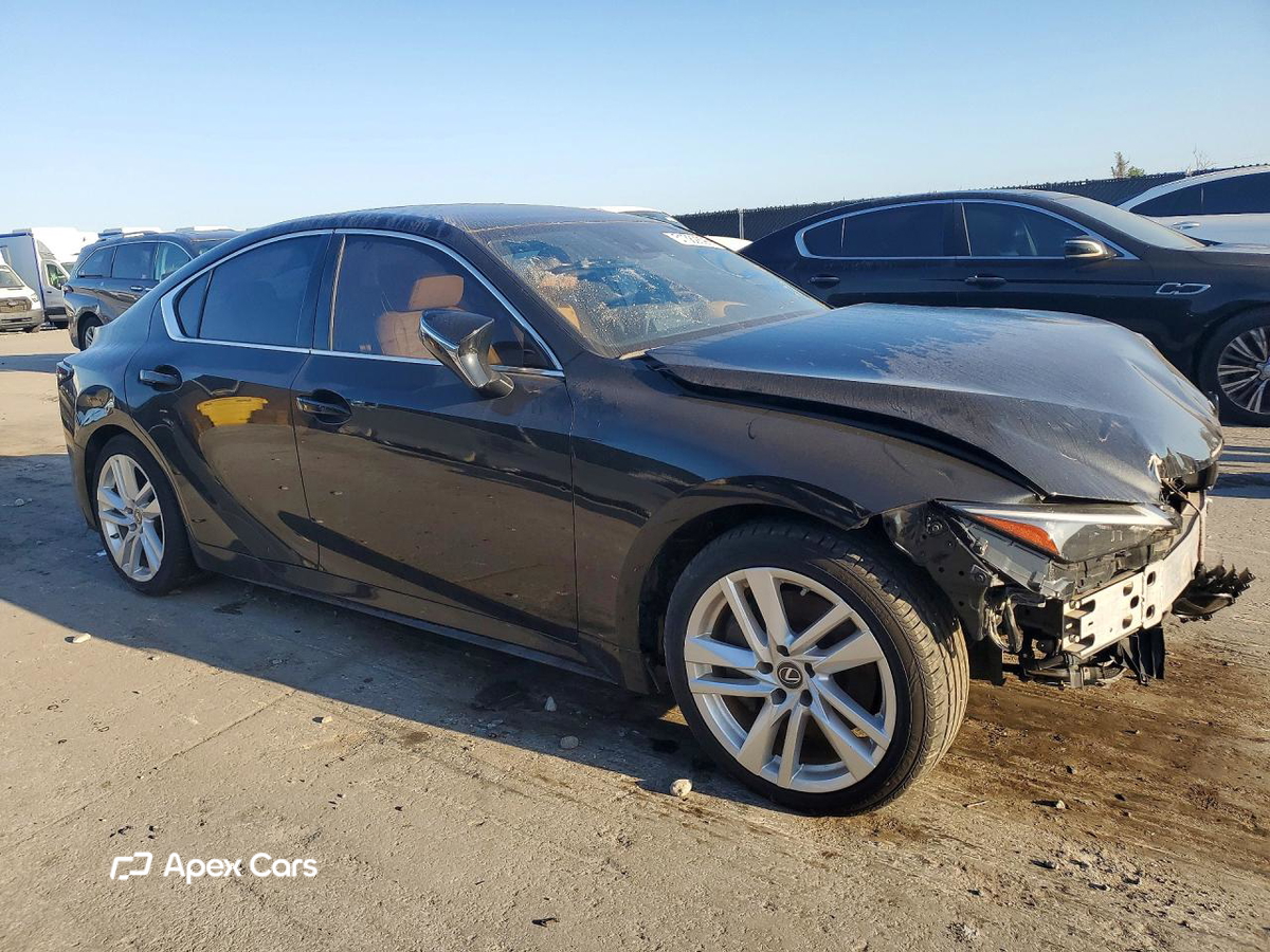 Lexus IS 2021