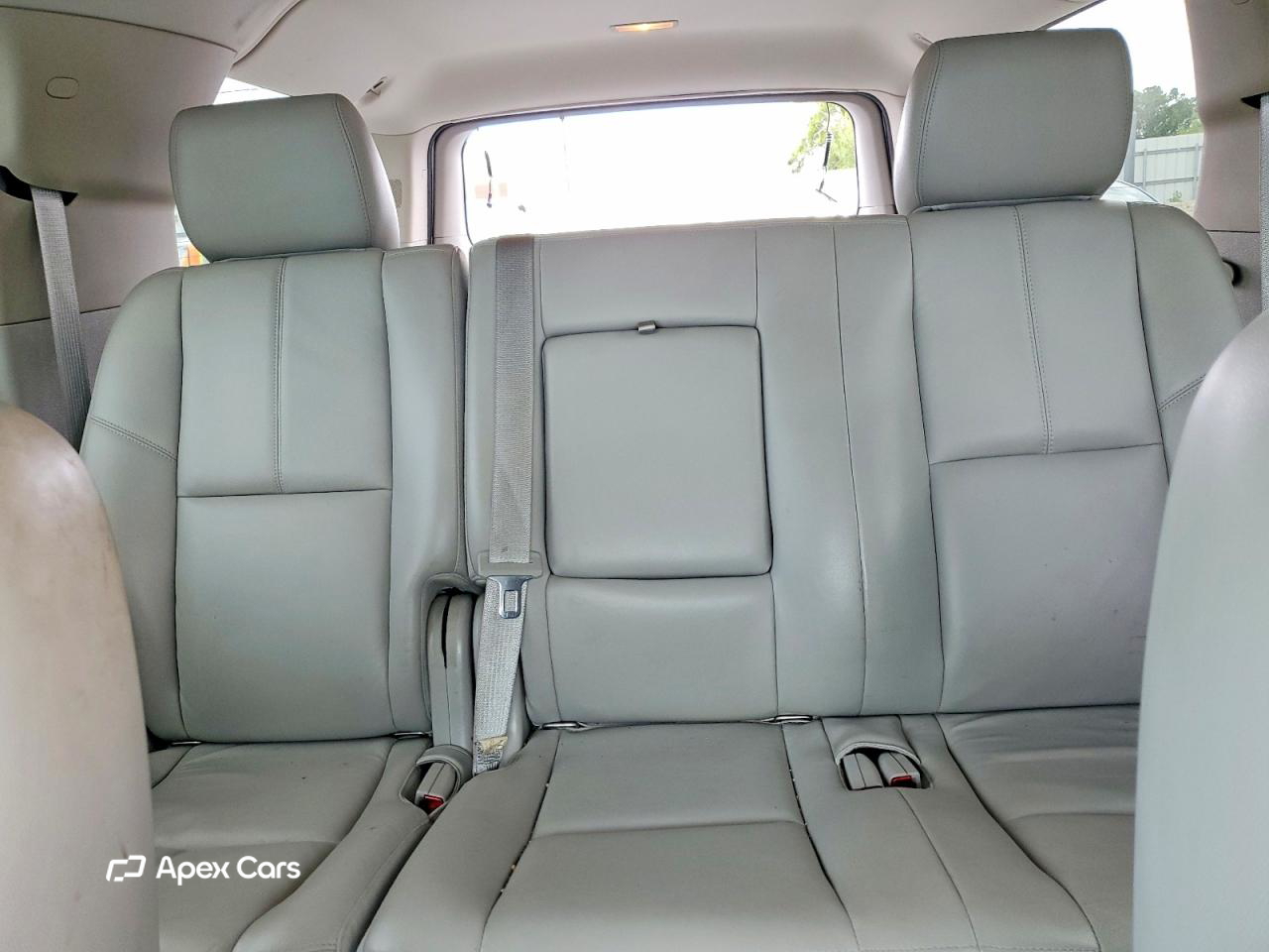 Chevrolet Suburban 2012